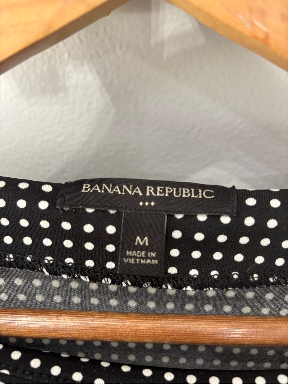 Banana Republic Polka Dot Blouse Size Medium Black/White Round Neck Long Sleeve - Picture 6 of 7